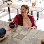 Как купить банковскую карту image_40.jpg